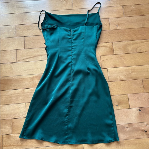 Green Coke Neck Dress - Picture 3 of 3